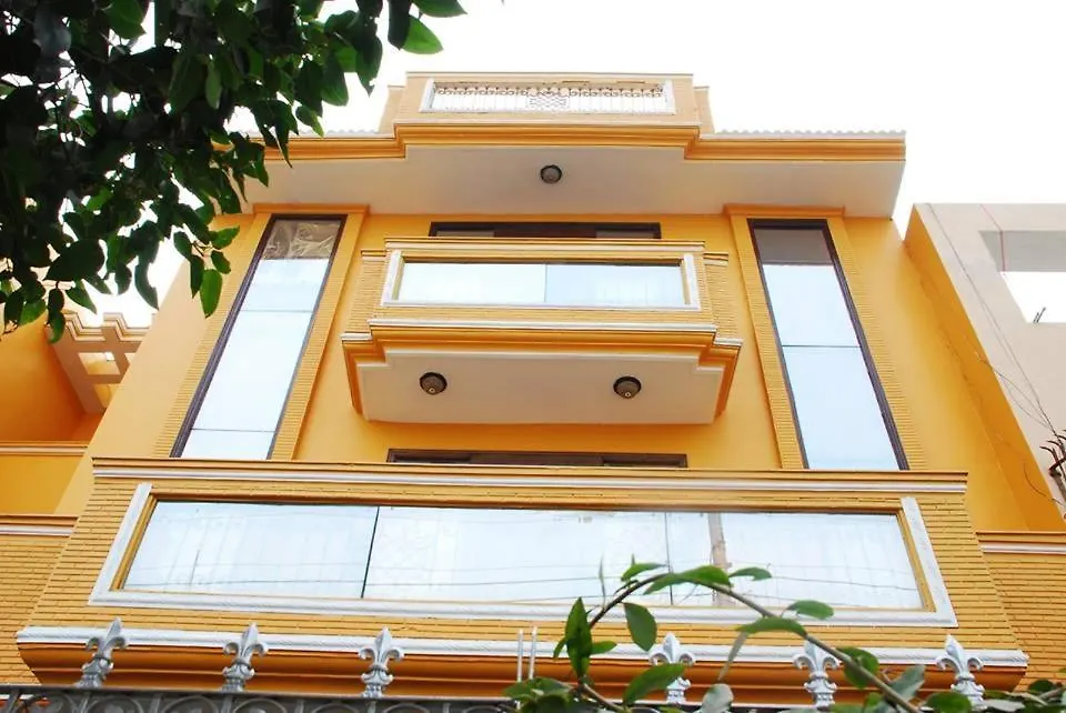 Hotel Silver Leaf, Noida-1