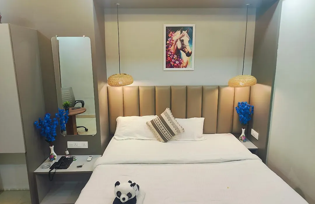 Stayvilla Royal Executive Rooms-1