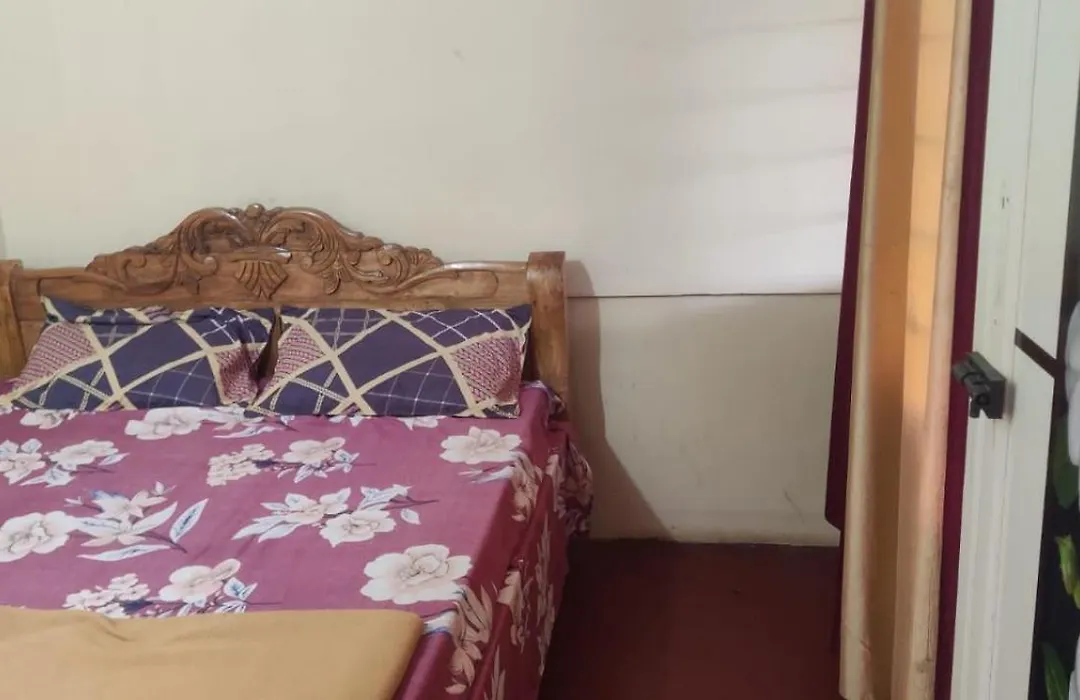 Danny'S Den-1