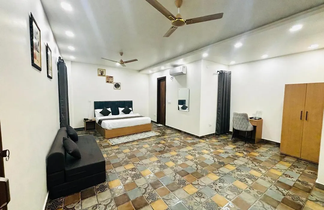 Nirvana Inn-1
