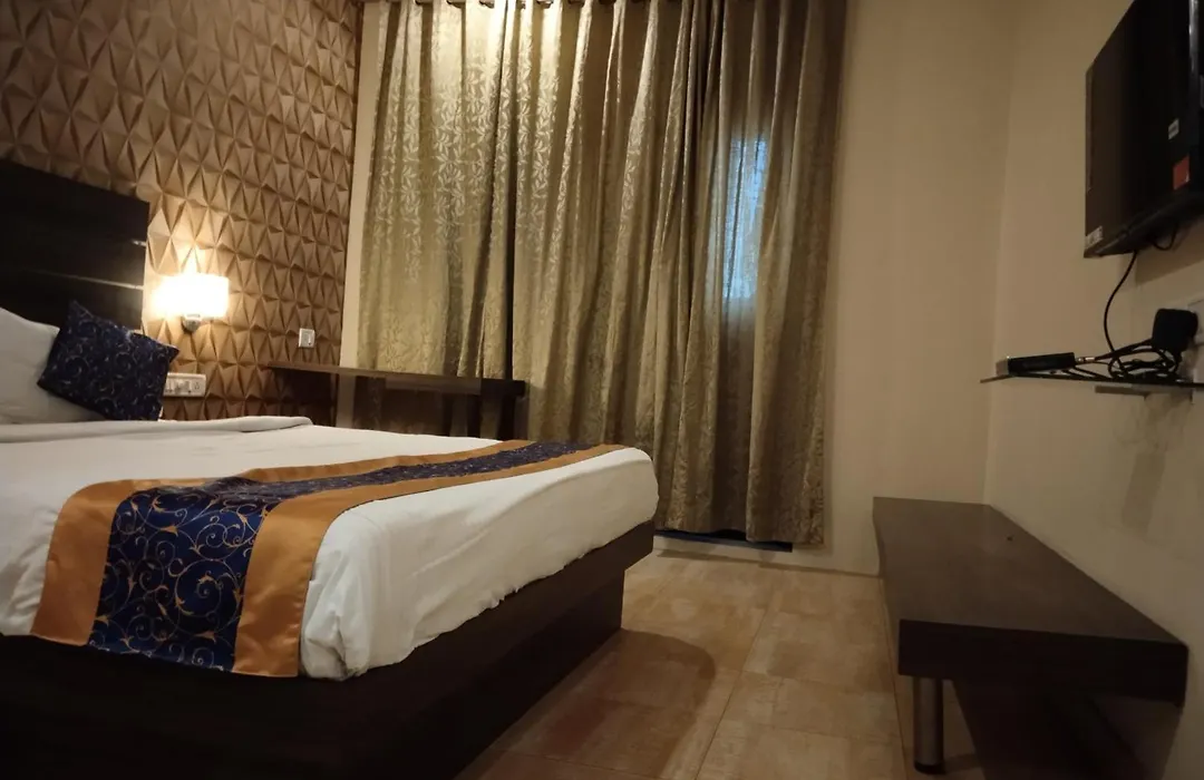 Redfox Hotel- Aminjikarai-1
