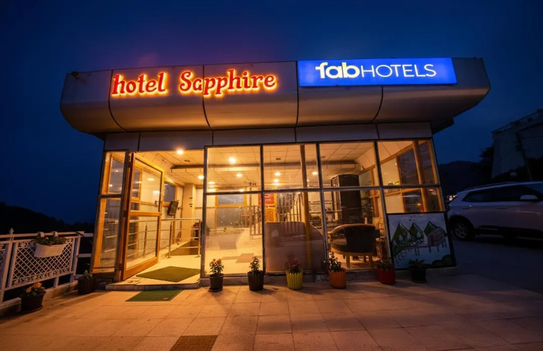 Fabhotel Sapphire-1