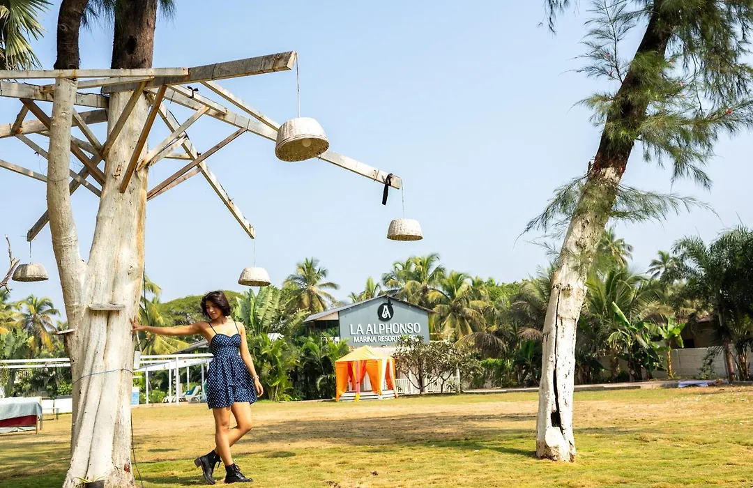 Foxoso La Beach Resort & Spa-1
