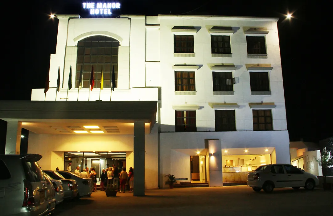 Oyo 2037 Hotel Manor-1
