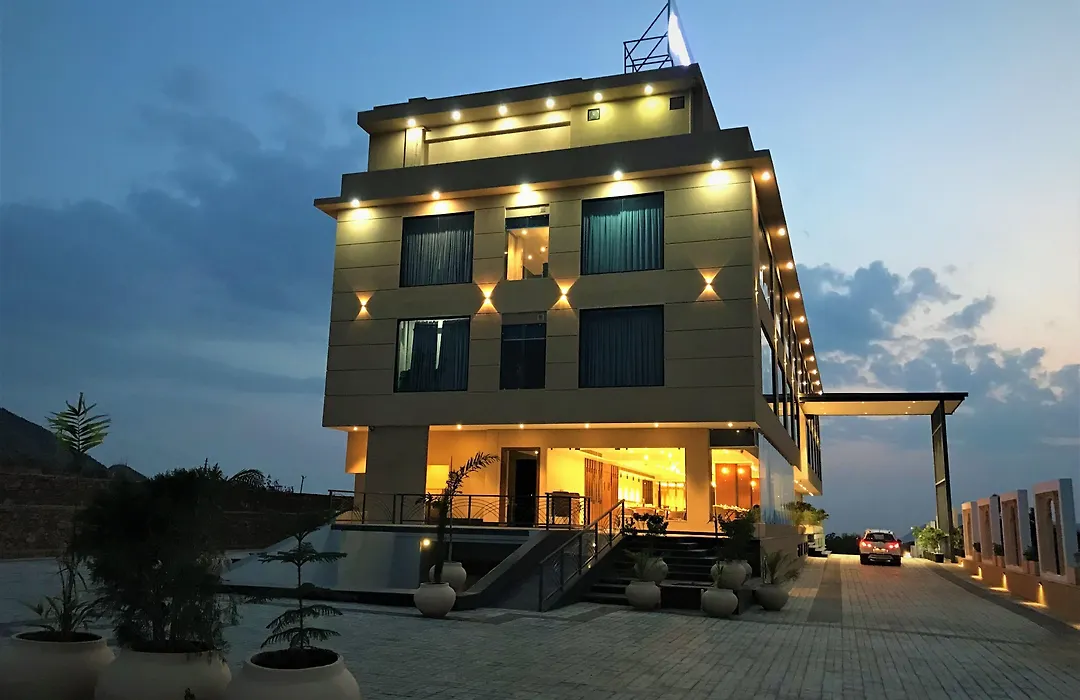 Sterling Pushkar-1