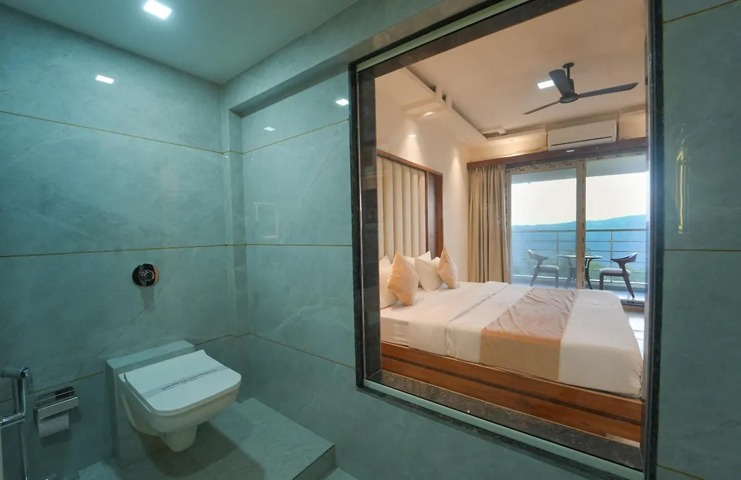 Strawberry King Resort-1