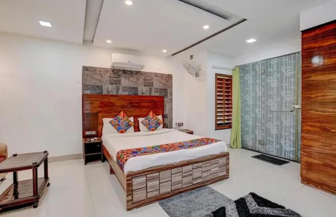 Fabhotel Vardhan House I-1
