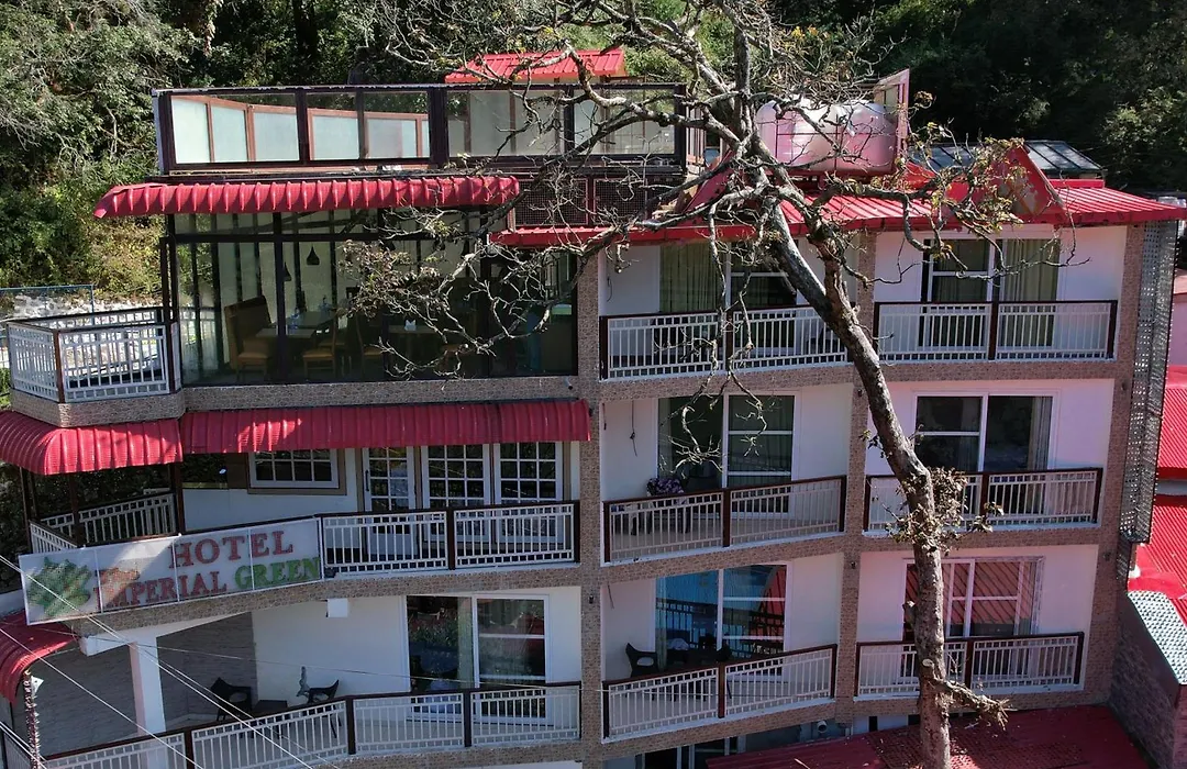 The Imperial Green - 180 Lake View-1