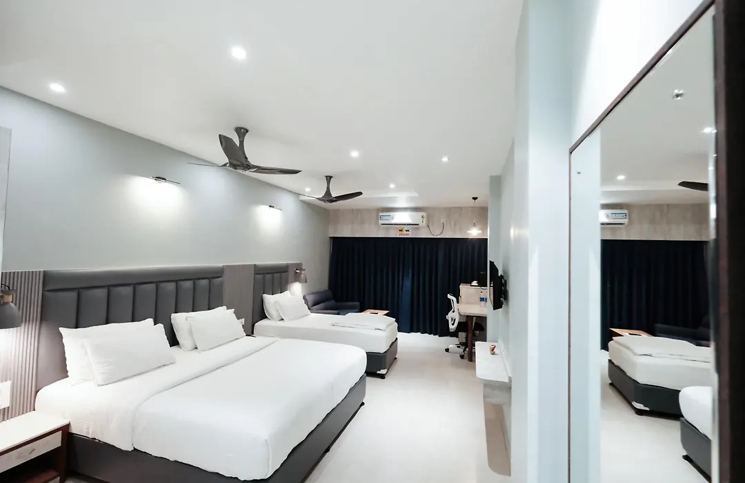 Hotel Lee Garden Near To Blue Flag Beach 500 Mtrs-1
