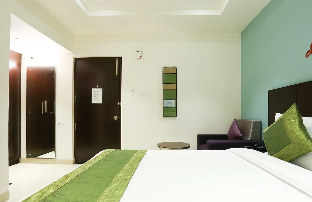 Treebo C Plaza Near Mg Road & Pvp Mall-1