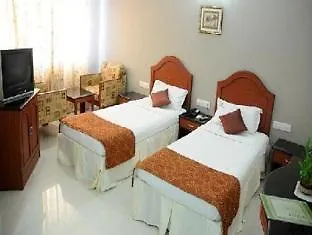 Hotel Peninsula-1