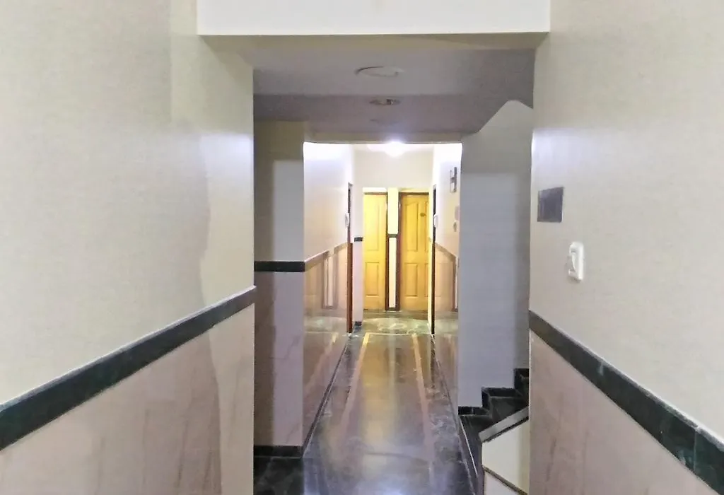 Hotel Palms-1