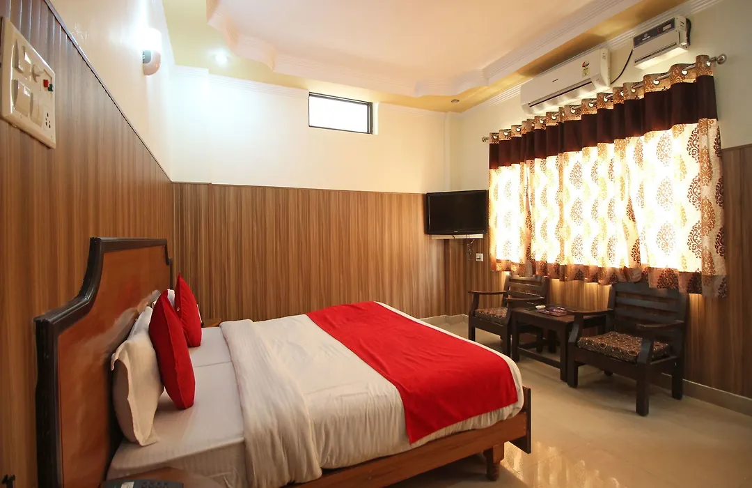 Oyo 1811 Hotel Leisure Palace-1