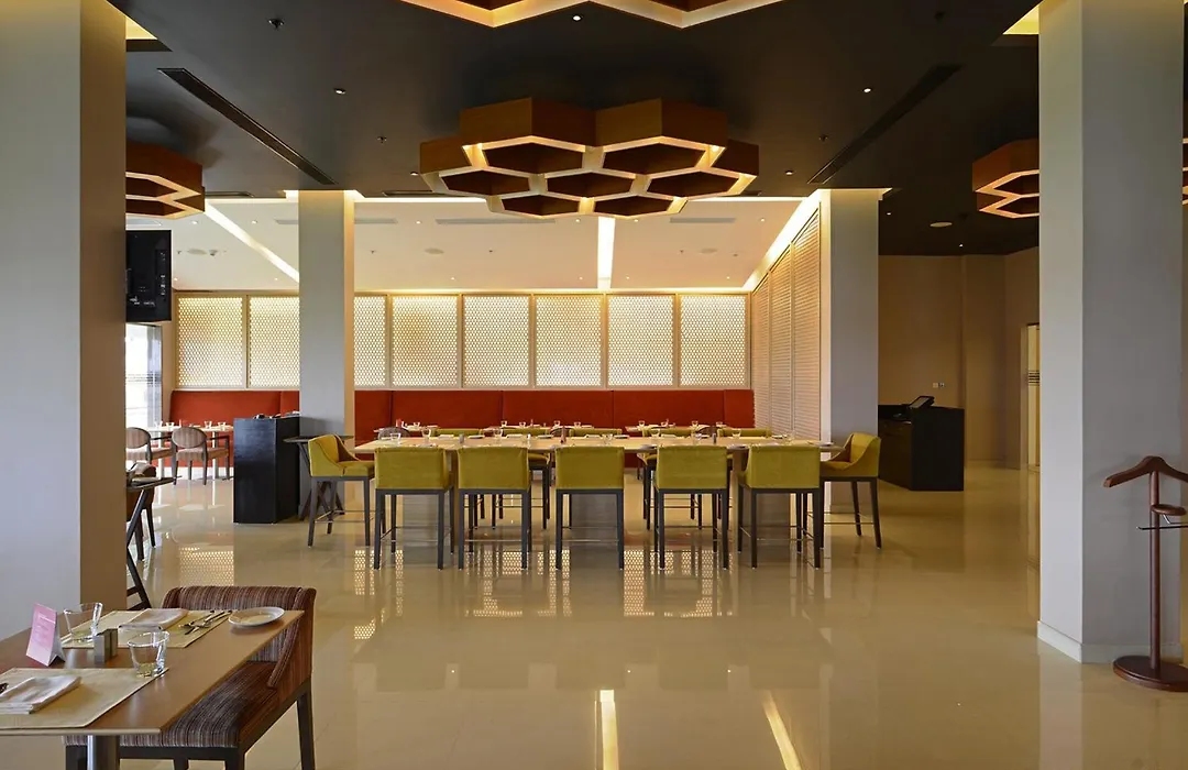 Hotel Naveen Lakeside-1