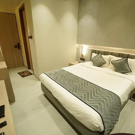 Hotel Laksh-2