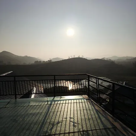 Rock Lake Villa-2