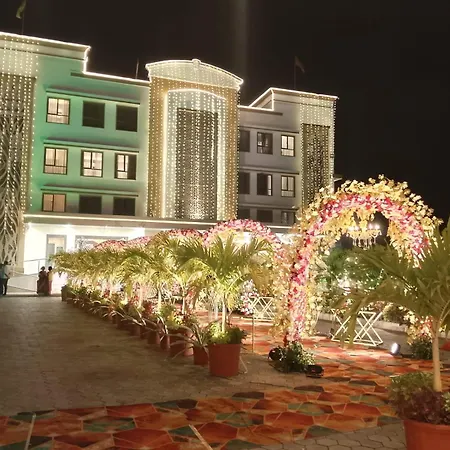 Pushpak Hotel & Convention-2
