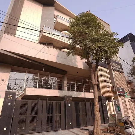 Hotel Leo Saffron - Pitampura-2