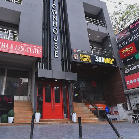 Townhouse Rudra Inn Near Chhatarpur Metro Station-2