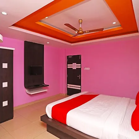Oyo Hotel Galaxy International-3