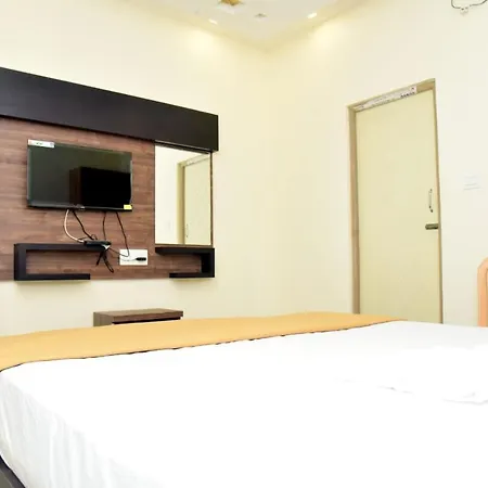 Hotel Devis Velankanni-3