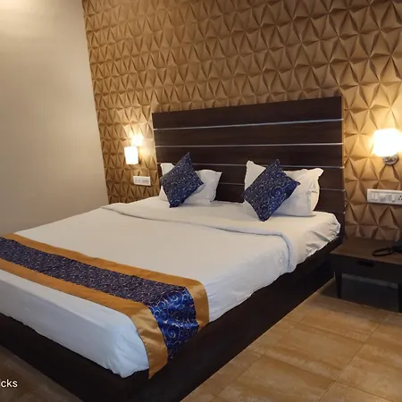 Redfox Hotel- Aminjikarai-2