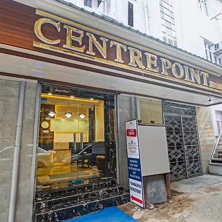 Super Townhouse Centre Point Inn Near Esplanade Metro Station-3
