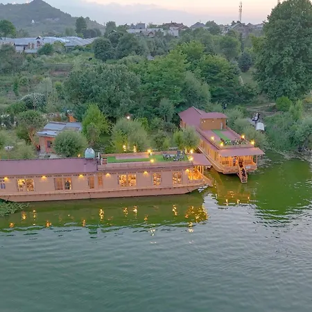 Peacock Houseboats-3