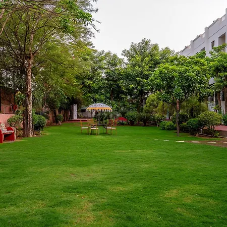 Nine Palms Resort-2