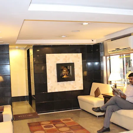 Capital O Hotel Central Park Near Birla Mandir-3
