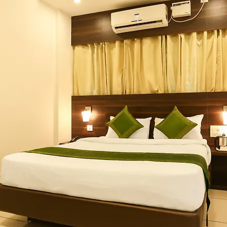 Oyo 30525 Dwarka Grand-3