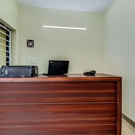 Itsy Hotels Rain Tulsi Stayz, Palarivattom Junction-2