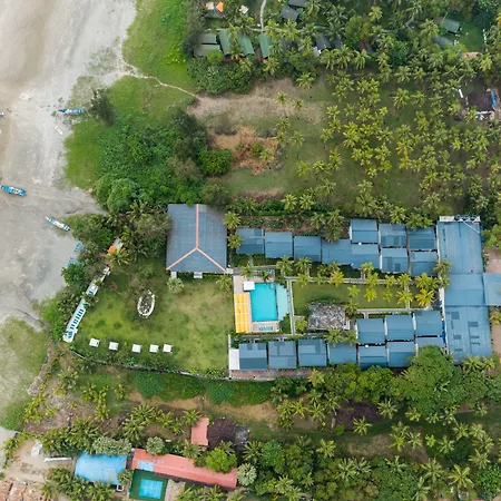 Foxoso La Beach Resort & Spa-2