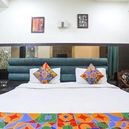 Fabhotel Dua Continental-3