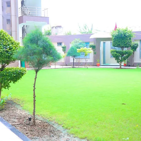 Hotel Shri Radha Nikunj - Opposite Prem Mandir-3