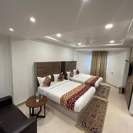 Hotel President-2