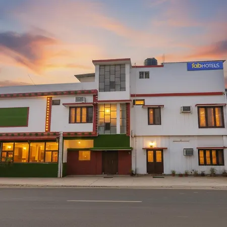Fabhotel Limewood-2