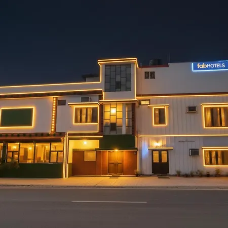 Fabhotel Limewood-3