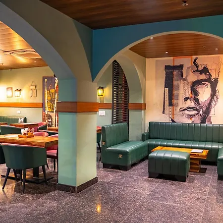The Sarai, Hotel-2