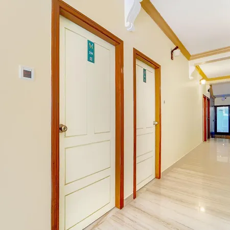Super Hotel O Broadway Ernakulam-3