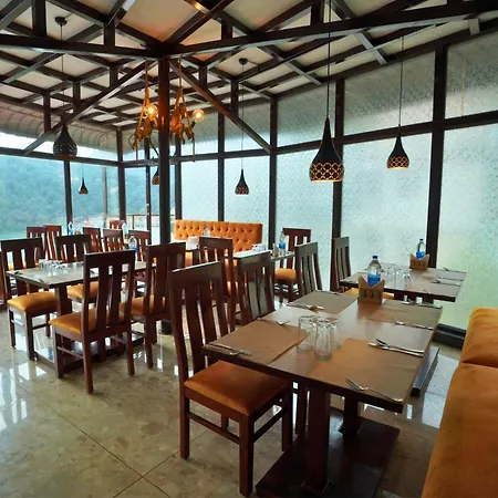 The Imperial Green - 180 Lake View-2