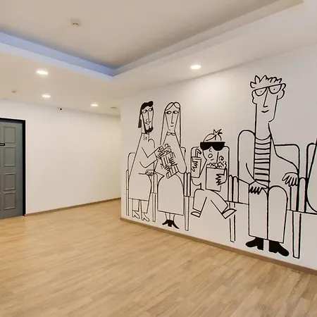 Super Townhouse Centre Point Inn Near Esplanade Metro Station-2
