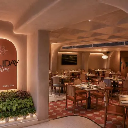 Hotel Holiday Resort-3