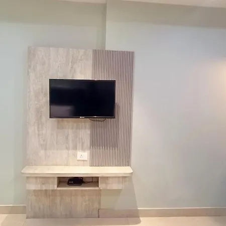 Hotel Lee Garden Near To Blue Flag Beach 500 Mtrs-2