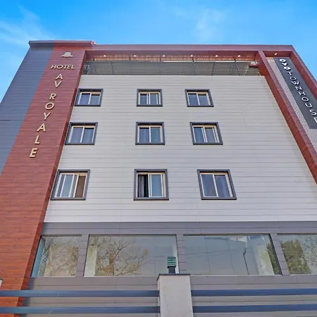 Hotel O Av Royale-3