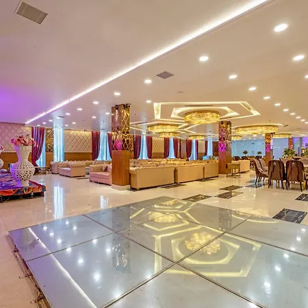 Hotel Holiday Grand-2