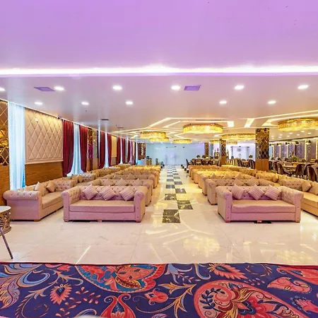 Hotel Holiday Grand-3