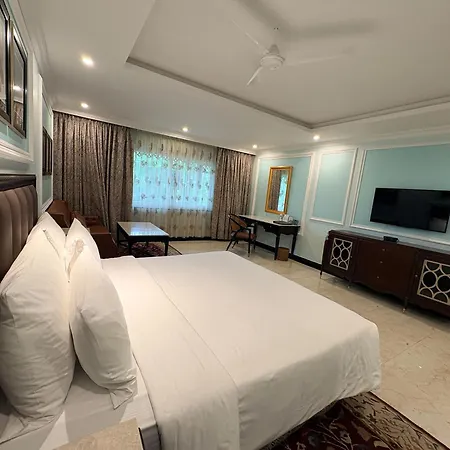 Mayfair Lake Resort-3