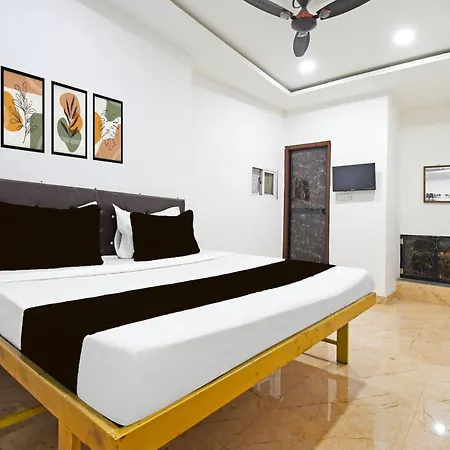 Spot On Hotel Blue Diamond Inn-2