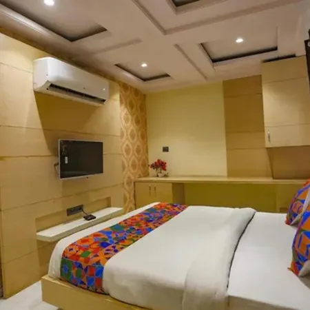 Fabhotel Sun Park-3